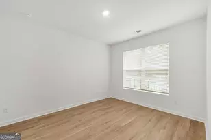 1303 Lakota Pl, Atlanta, GA 30315 - Photo 9