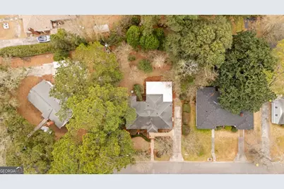 135 E Derenne Avenue, Savannah, GA 31405 - Photo 5