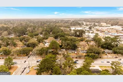 135 E Derenne Avenue, Savannah, GA 31405 - Photo 7