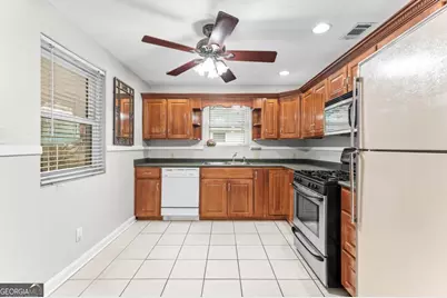 135 E Derenne Avenue, Savannah, GA 31405 - Photo 21