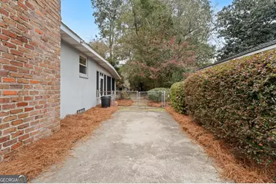 135 E Derenne Avenue, Savannah, GA 31405 - Photo 37