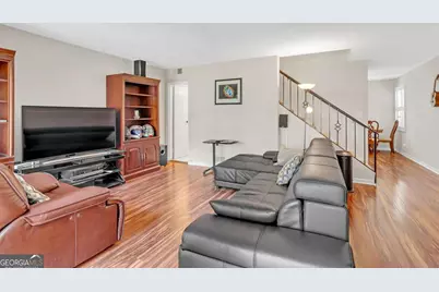 276 Lakemoore Drive NE #E, Atlanta, GA 30342 - Photo 7