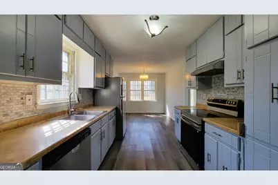 7337 Czar Place, Riverdale, GA 30296 - Photo 9