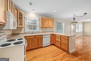 231 E Morgan St, Clarkesville, GA 30523 - Photo 9