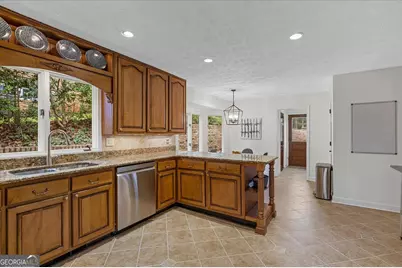 5129 Stratham Drive, Dunwoody, GA 30338 - Photo 19
