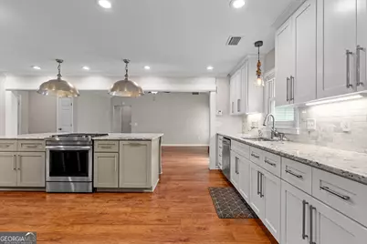 27 Strathmore Drive, Sharpsburg, GA 30277 - Photo 5