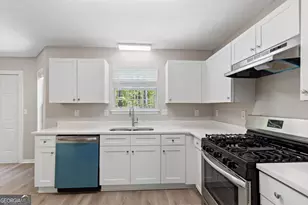 3228 Diamond Blf, Union City, GA 30291 - Photo 9