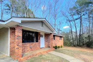 150 S Meadowcliff Cir, Carrollton, GA 30116 - Photo 1
