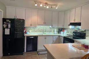 212 Rustin St, Glennville, GA 30427 - Photo 7