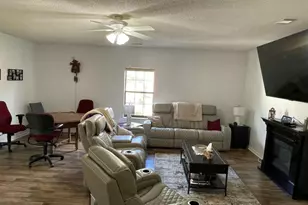 212 Rustin St, Glennville, GA 30427 - Photo 15