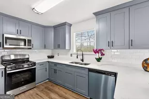 8218 Mahogany Ln, Stonecrest, GA 30038 - Photo 11