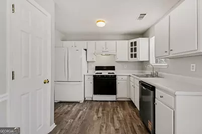 2839 Rambling Way, Lithonia, GA 30058 - Photo 9