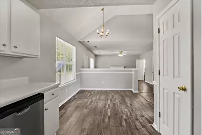 2839 Rambling Way, Lithonia, GA 30058 - Photo 11