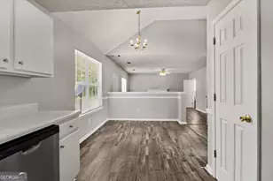 2839 Rambling Way, Lithonia, GA 30058 - Photo 11