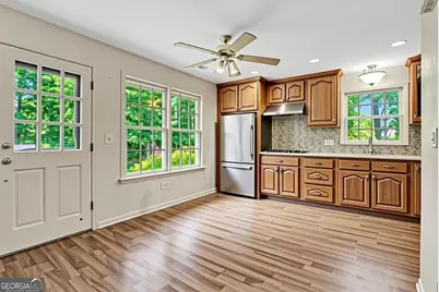 6409 Eva Road, Flowery Branch, GA 30542 - Photo 9