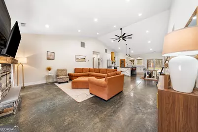 784 Center Of The World Road, Canon, GA 30520 - Photo 9