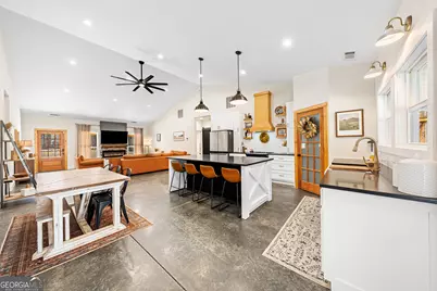 784 Center Of The World Road, Canon, GA 30520 - Photo 15