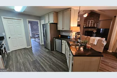 306 Lakeridge Court, Macon, GA 31211 - Photo 7