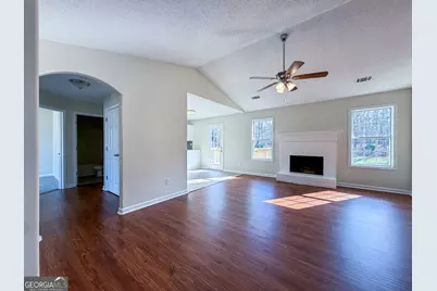 1119 Hummingbird Way, Winder, GA 30680 - Photo 7