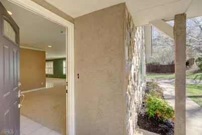 240 Browns Hill Court, Tyrone, GA 30290 - Photo 9