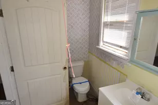 255 Woodlawn Ave, Winder, GA 30680 - Photo 9