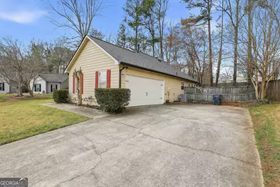 140 Chesterfield Court, Fayetteville, GA 30214 - Photo 3