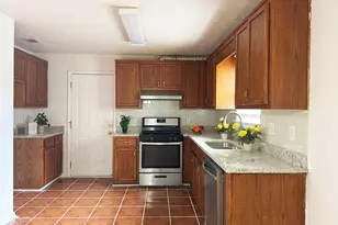 358 Summit Ln, Riverdale, GA 30274 - Photo 5