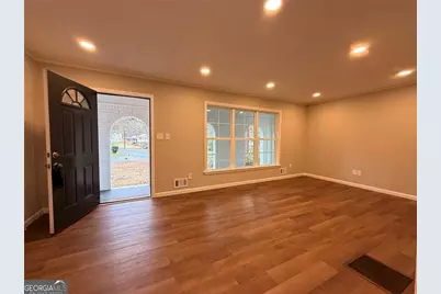 1055 Pinecrest Drive, Forest Park, GA 30297 - Photo 15