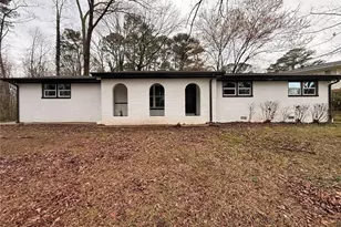 1055 Pinecrest Dr, Forest Park, GA 30297 - Photo 9