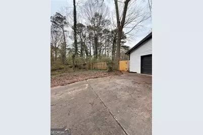 1055 Pinecrest Drive, Forest Park, GA 30297 - Photo 7