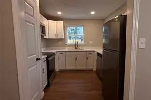 1055 Pinecrest Dr, Forest Park, GA 30297 - Photo 23