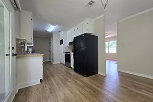 606 Viewpoint Dr, Jackson, GA 30233 - Photo 9