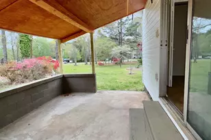 606 Viewpoint Dr, Jackson, GA 30233 - Photo 21