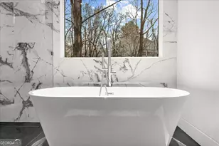 942 Peachtree Battle Cir NW, Atlanta, GA 30327 - Photo 21