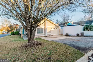 200 Atrium Ct, Warner Robins, GA 31088 - Photo 3