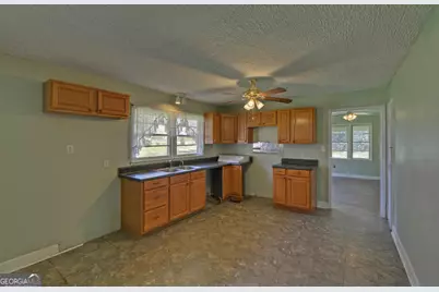 2023 Bowman Highway NW, Dewy Rose, GA 30634 - Photo 9