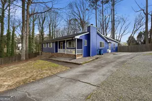 1341 Sommerset Dr, Lawrenceville, GA 30043 - Photo 3