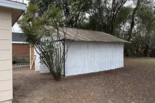 417 W Parrish St, Statesboro, GA 30458 - Photo 11