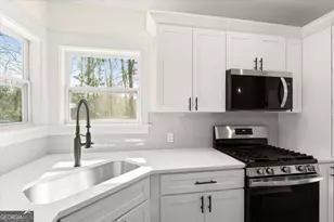 2903 Woodhollow Ln, Jonesboro, GA 30236 - Photo 9