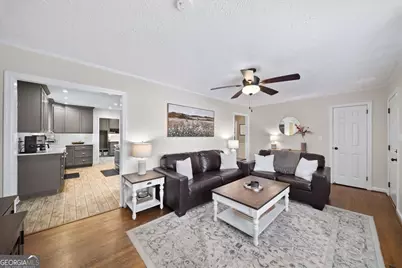 2654 Estelle Court SE, Smyrna, GA 30082 - Photo 3