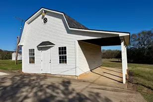 494 S Broad St, Bowman, GA 30624 - Photo 7