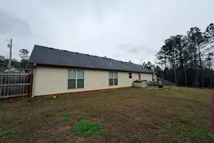 1683 Sara Hunter Ln NW, Milledgeville, GA 31061 - Photo 3