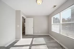 8201 Fairington Ridg Circle, Lithonia, GA 30038 - Photo 5