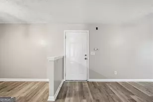 8201 Fairington Ridg Circle, Lithonia, GA 30038 - Photo 9