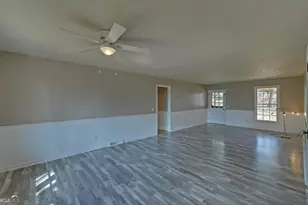 704 Skyline Dr, Toccoa, GA 30577 - Photo 9