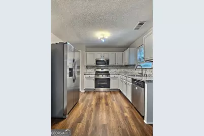 4214 Winston Circle, South Fulton, GA 30349 - Photo 9