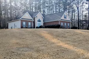 130 Lyndhurst Way, Sharpsburg, GA 30277 - Photo 1