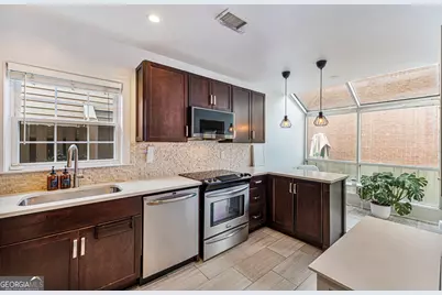 24 Mount Vernon Circle, Sandy Springs, GA 30338 - Photo 13