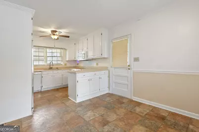 858 Fair Oaks Drive, Macon, GA 31204 - Photo 11