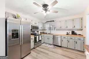 1426 Raintree Dr, Snellville, GA 30078 - Photo 11